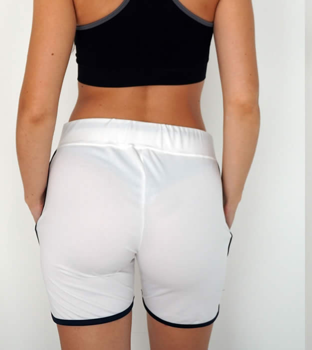 Shorts bianco donna morbido - immagine 2